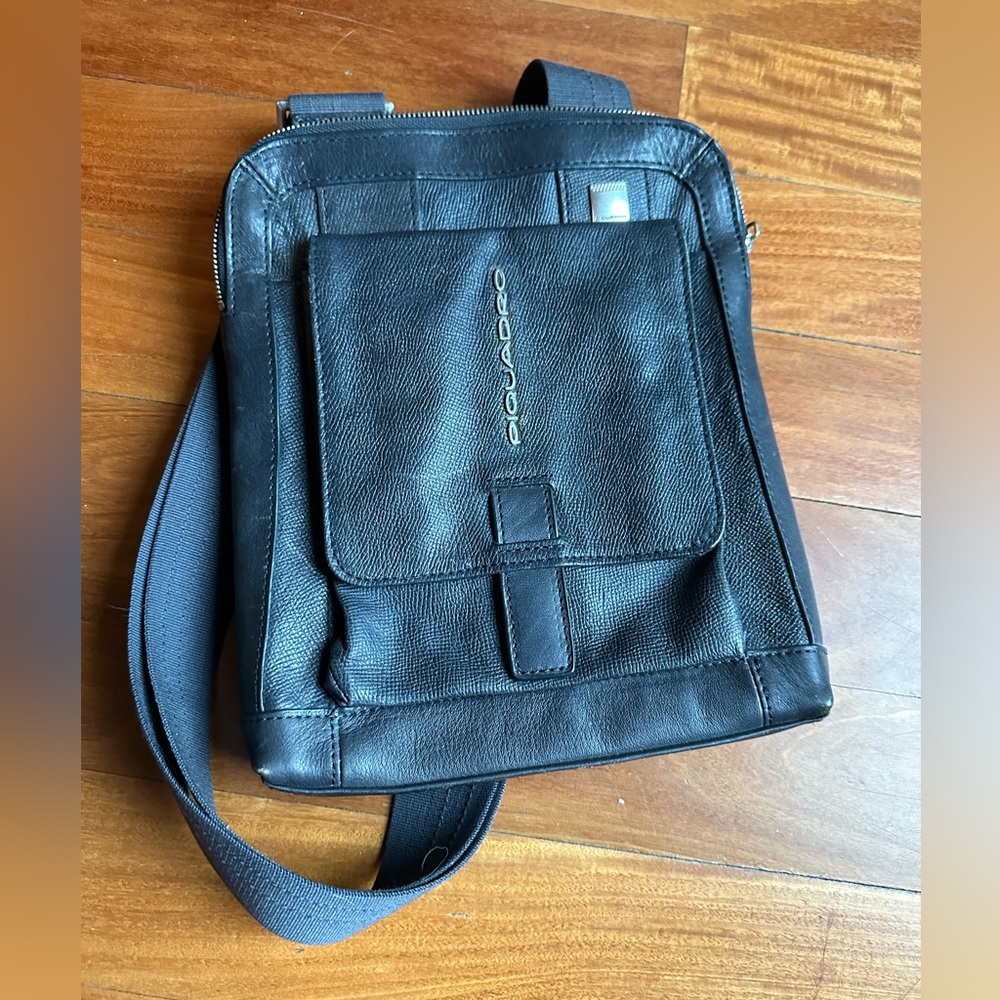 PIQUADRO Made in Italy Men’s Messengers Bag Dark Blue 9”x10”x1”